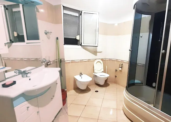 Anna-maria For Rent Views Apartment